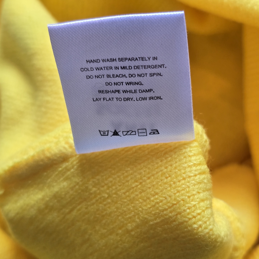 2026 Peanuts Zig Zag Beanie - Picture 3 of 4